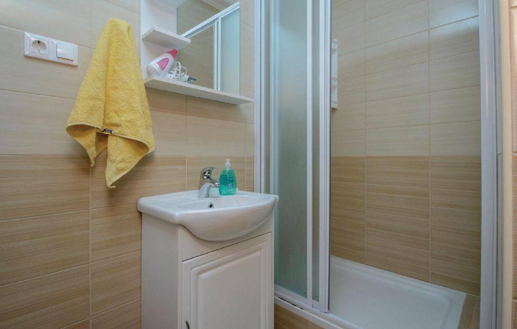 Apartmani Kremena Small Beach 200M เคล็ค ภายนอก รูปภาพ