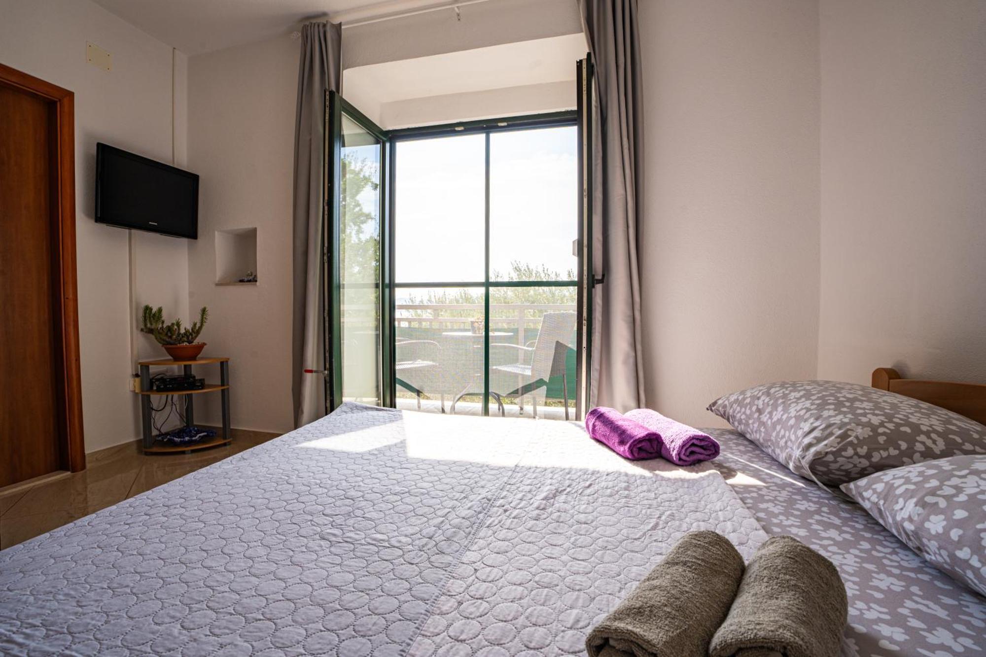 Apartmani Kremena Small Beach 200M เคล็ค ภายนอก รูปภาพ