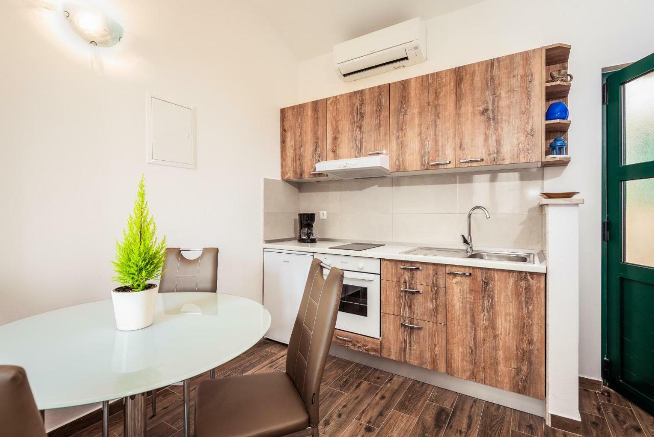 Apartmani Kremena Small Beach 200M เคล็ค ภายนอก รูปภาพ