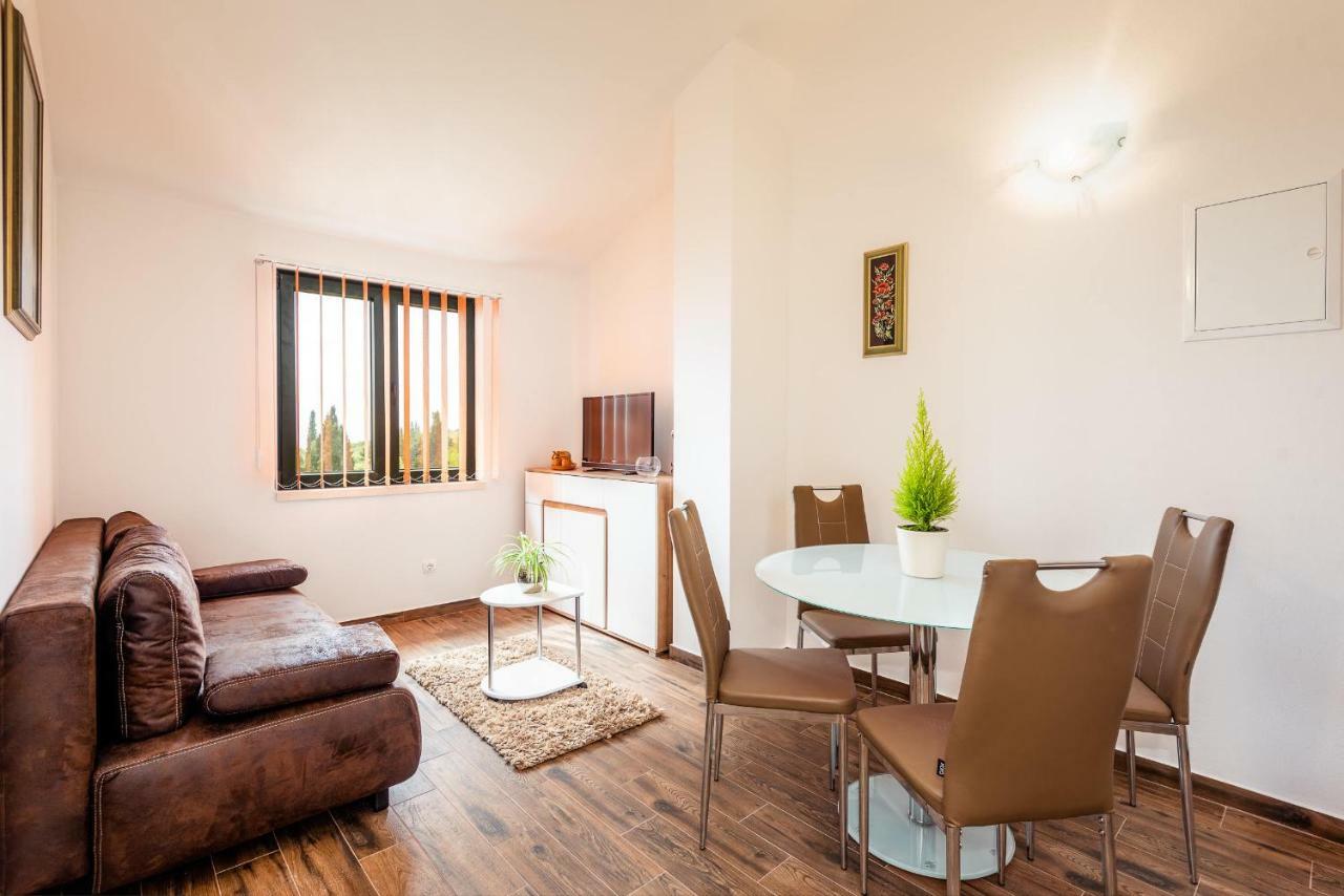 Apartmani Kremena Small Beach 200M เคล็ค ภายนอก รูปภาพ