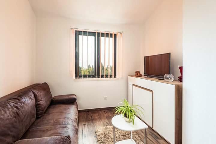 Apartmani Kremena Small Beach 200M เคล็ค ภายนอก รูปภาพ
